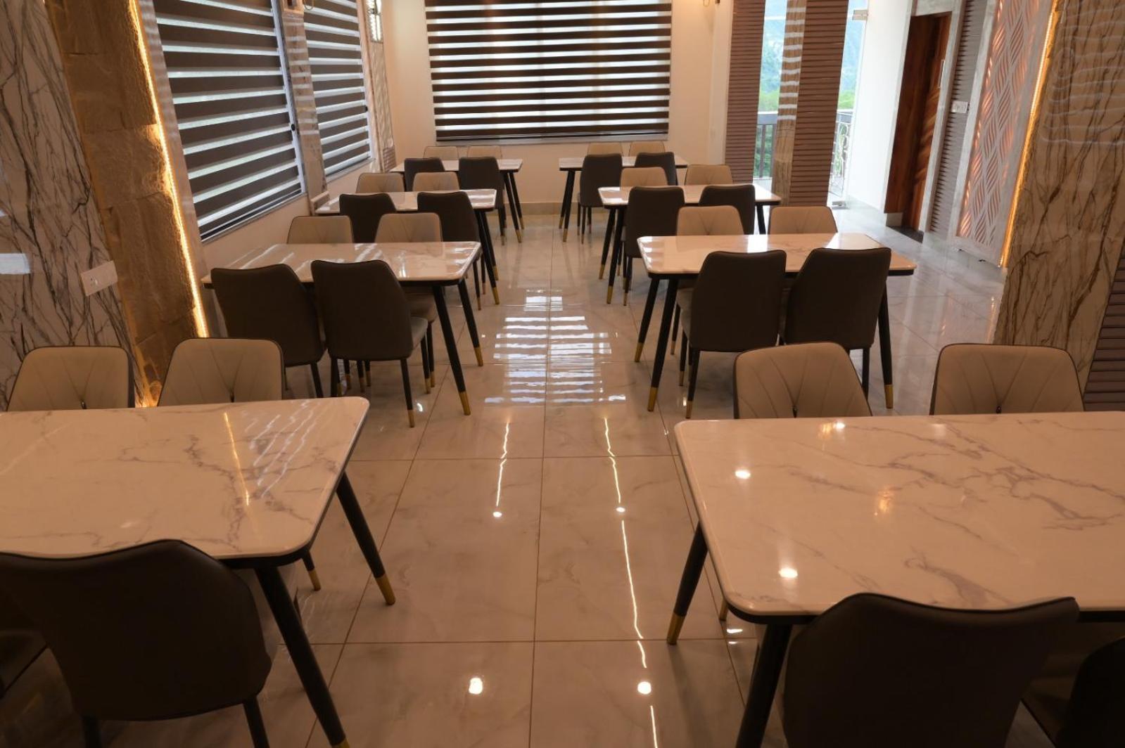 Hotel Udit Inn Rudraprayāg מראה חיצוני תמונה