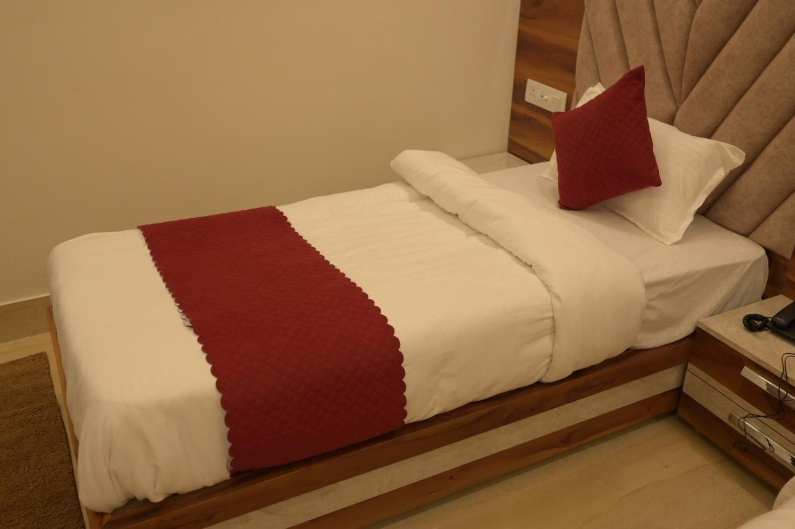 Hotel Udit Inn Rudraprayāg מראה חיצוני תמונה